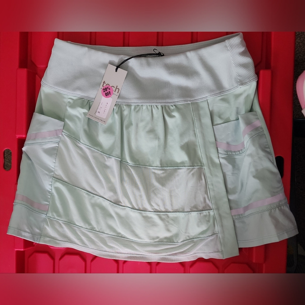 Tech Performance Womens Shorts nwt